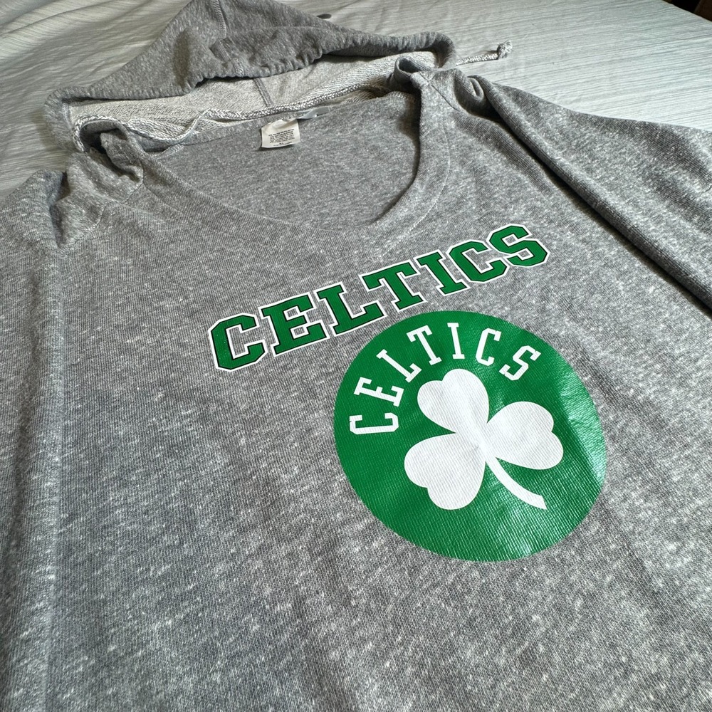 Boston Celtics Womens XL Hooded  Distressed Hem Jersey